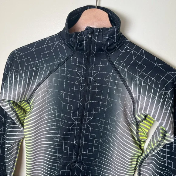 Nike Pro Thermal Dri Fit Long Sleeve 1/2 Zip Pullover Geo Print XS Athletic Gym - Picture 2 of 8
